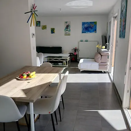 En Couleur 20 Min De Lyon Willa Brindas